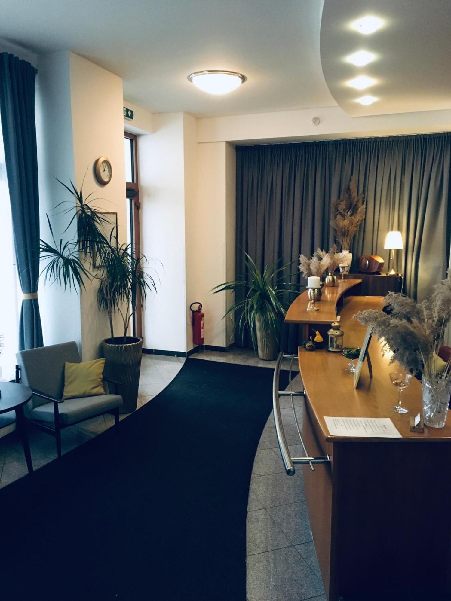 Penzion Hotelu Central Dvur Kralove nad Labem Luaran gambar