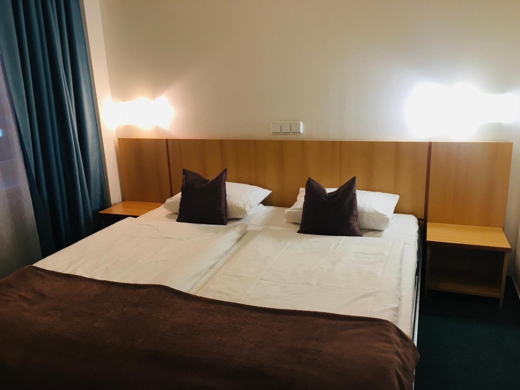 Penzion Hotelu Central Dvur Kralove nad Labem Luaran gambar